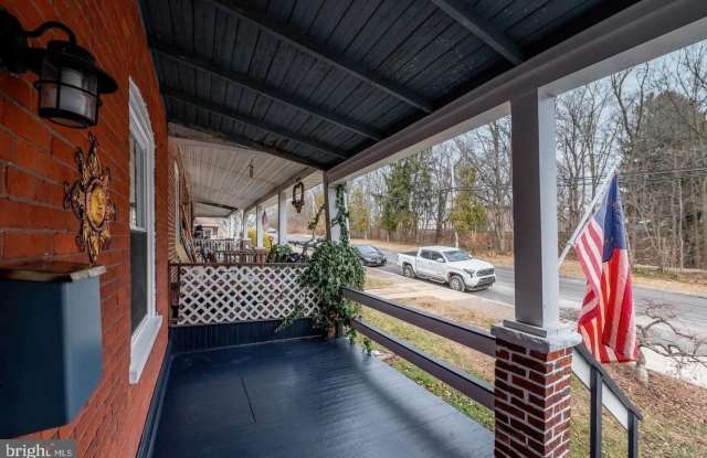 220 RAILROAD Avenue Gallery 3
