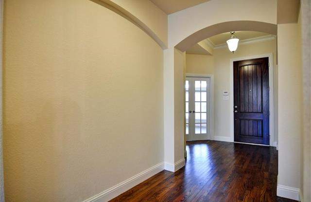 8200 Saint Clair Drive Gallery 2