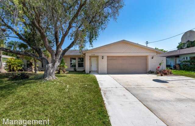 1318 SE 18th St - 1318 Southeast 18th Street, Cape Coral, FL 33990