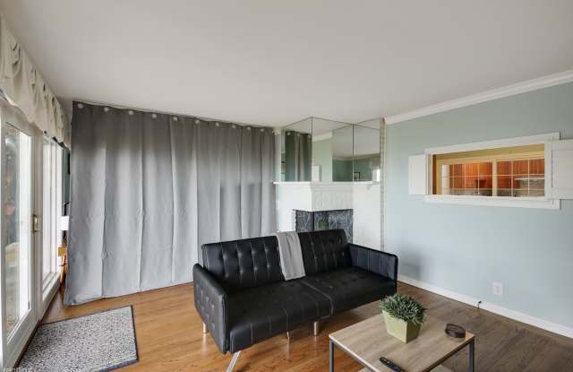 300 Courtland Dr # 4-2 Gallery 3