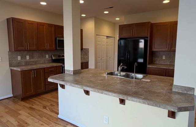 Large three bedroom two bath home in Whispering Meadows Gallery 4