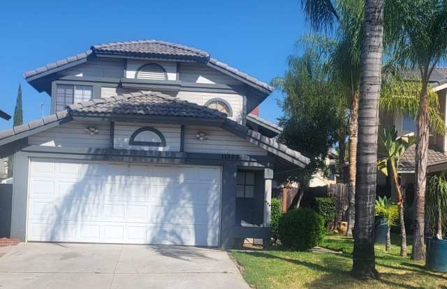Nice 3 BR, 2.5 BA - New Paint & Carpet Gallery 1