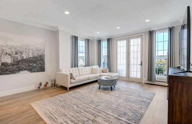 42 Monroe Pl Gallery 1