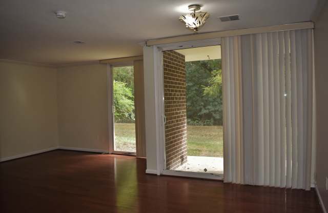 10242 Prince Pl Apt 20-T5 Gallery 2