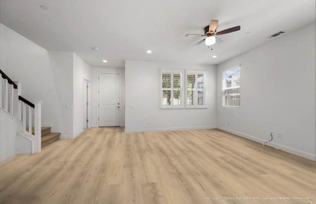 Spacious Newer Home in Gated Community Gallery 4