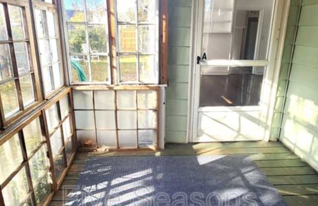 13 Blodgett Street - A Gallery 3