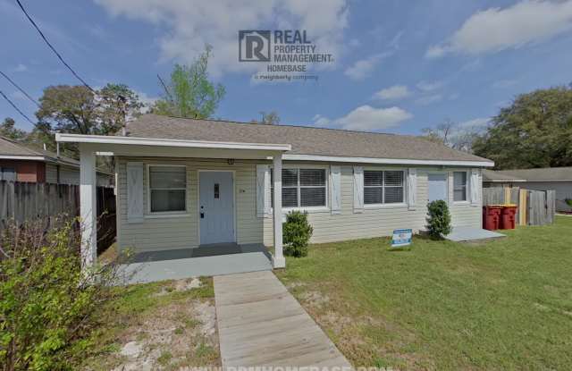 Charming 2 Bed, 2 Bath Home in Crestview, FL - Just a Short Walk to Downtown Crestview photos photos