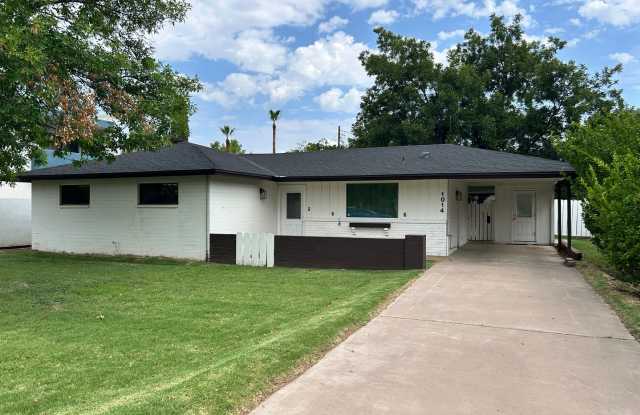 Prime location in North Central corridor 3/2 *NO* Carpet + Remodeled! photos photos