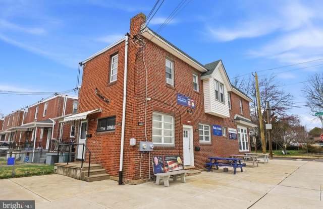 222 HARTEL Avenue Gallery 3