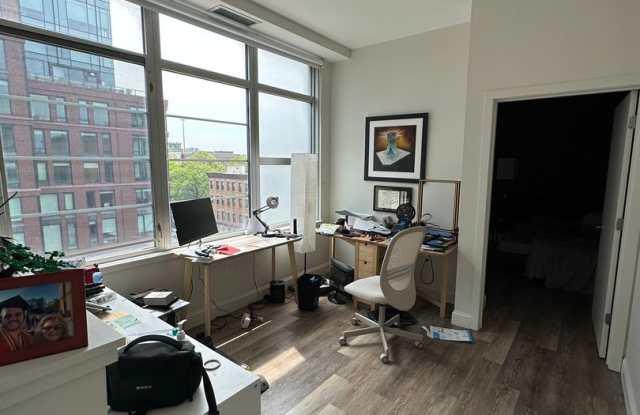 Bright and Spacious 1-Bedroom in the Ink Block with No Broker Fee Gallery 4