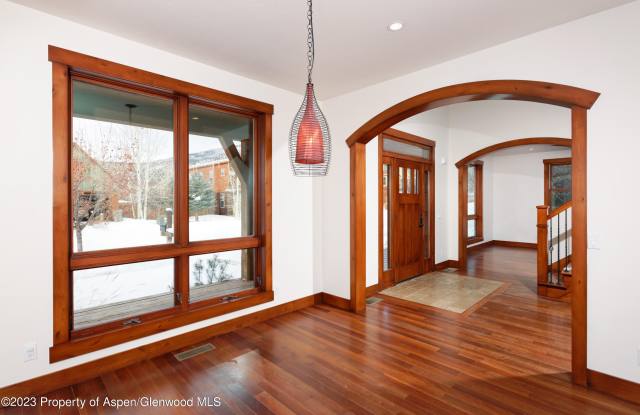 210 Juniper Court Gallery 2