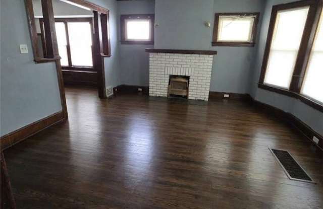 380 E 149th Street Gallery 4