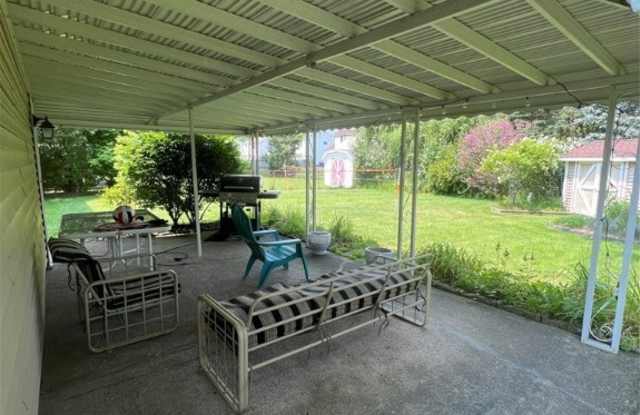 64 Ayrault Drive Gallery 4