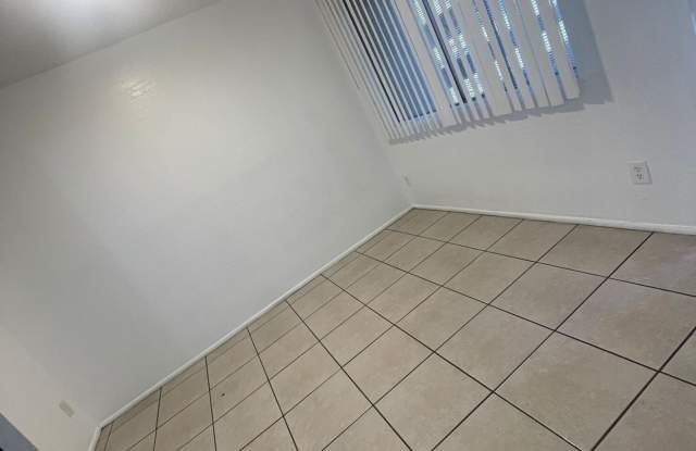 2666 N 43RD Avenue Gallery 2
