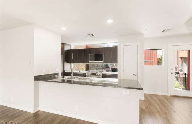 227 Dougram Avenue Gallery 2