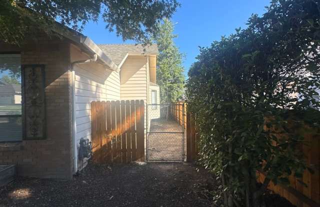3 Bedroom, 2 Bathroom Home!! Gallery 3