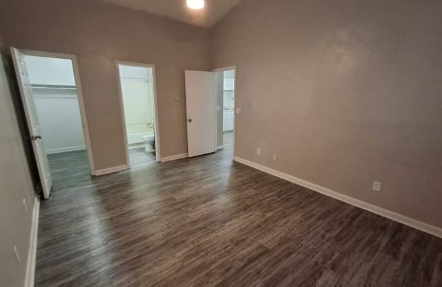 3700 Squaw Valley Drive Southwest - A Gallery 4