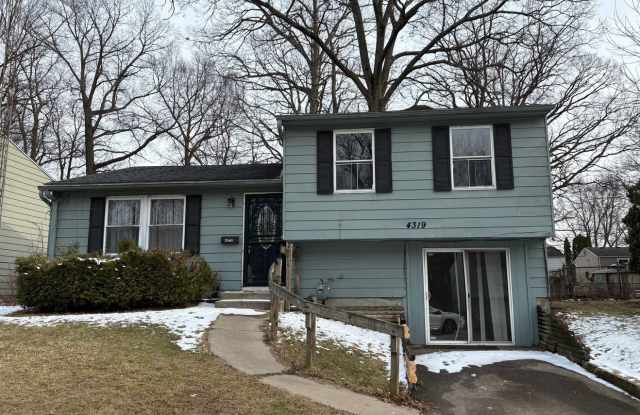 Spacious and charming 4 Bed Home in Convenient West Toledo Location photos photos