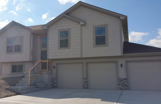 3209 North East 79th Ter - 3209 NE 79th Ter, Kansas City, MO 64119