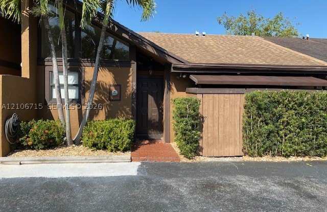 9305 SW 130 St Gallery 1