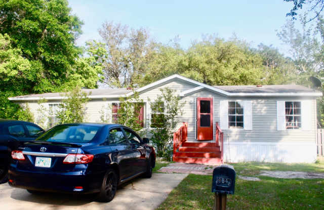 Affordable - Great Location 3 Bedroom/ 2 Bath Mobile Home - Close to Beaches & Hurlburt Field Air Force Base photos photos
