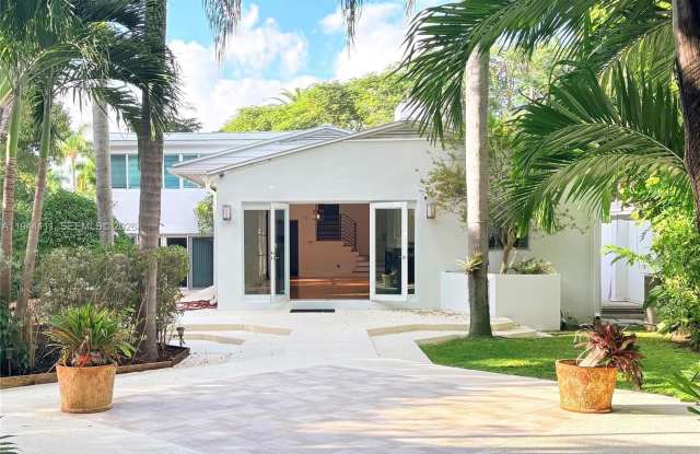 2301 S Miami Ave photos photos