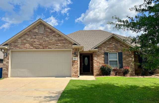 Spacious 4 Bedroom House Available for Rent! ASK ABOUT MOVE IN SPECIAL photos photos