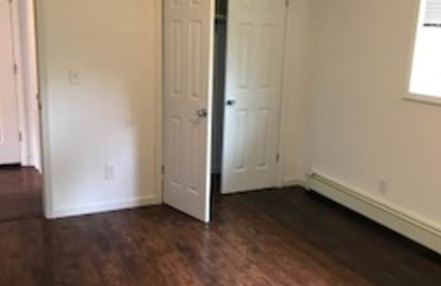 1743 NORTH GARDINER DRIVE -12B Gallery 3