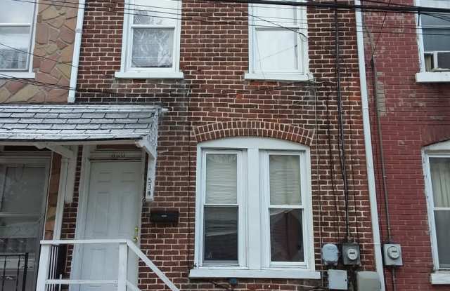 Spacious 5 Bedroom, 1 Bathroom Single-Family Home with Yard – Allentown photos photos