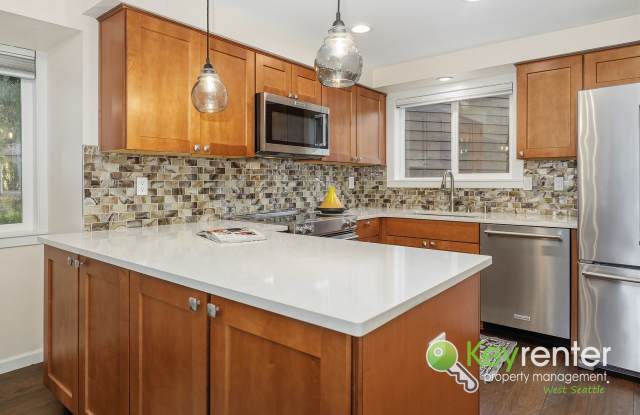 Stylish Two Bedroom Home with Balcony and Deck Gallery 3