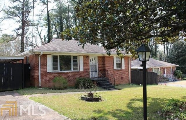 872 SE Daniell Dr - 872 Daniell Dr SE, Fair Oaks, GA 30080