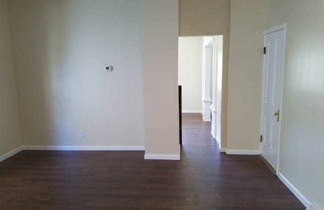 518 N 10th St Gallery 4