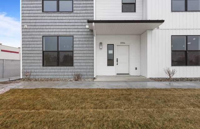 Awesome end unit 3 Bed 2.5 Bath townhome in Ammon, Idaho photos photos