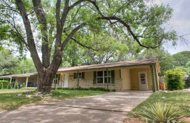 3 Bedroom/2 Bath for Lease Close to Downtown - 1905 Fair Oaks Drive, Austin, TX 78745