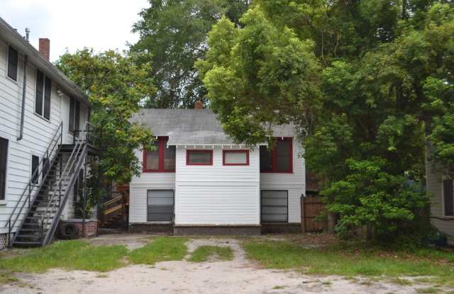101 NW 10th Street (Close to UF) - 101 Northwest 10th Street, Gainesville, FL 32601