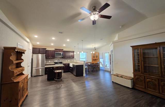 5165 Peach Dr Gallery 3