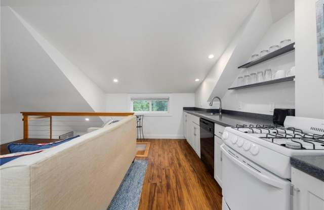 21 Vaughan Avenue Gallery 4