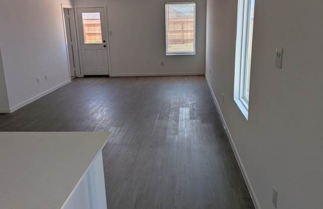 10709 Aqueduct Creek Gallery 3