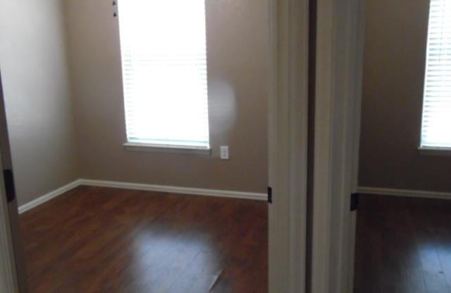 10001 Panther Way Gallery 3