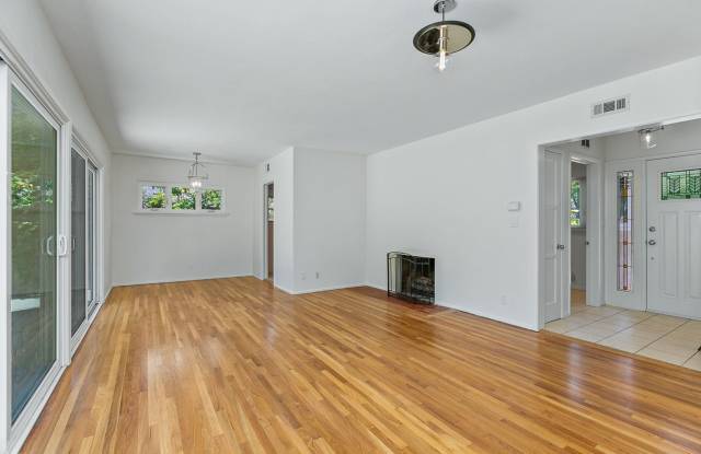 Now Available | Beautiful 3-Bedroom Home in Prime Pasadena Gallery 4