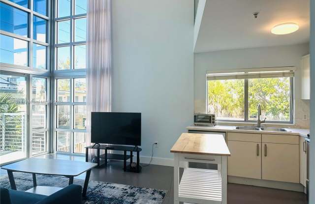 7700 Collins Avenue Gallery 4