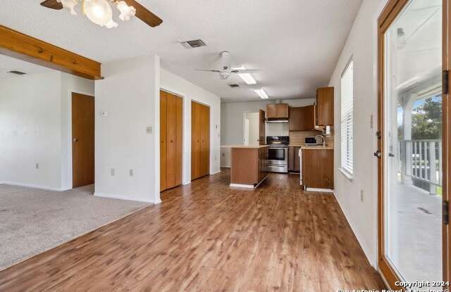 12141 Rebecca Creek Rd Gallery 4
