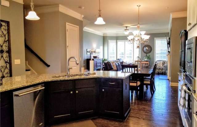 435 Rose Garden Ln Gallery 2