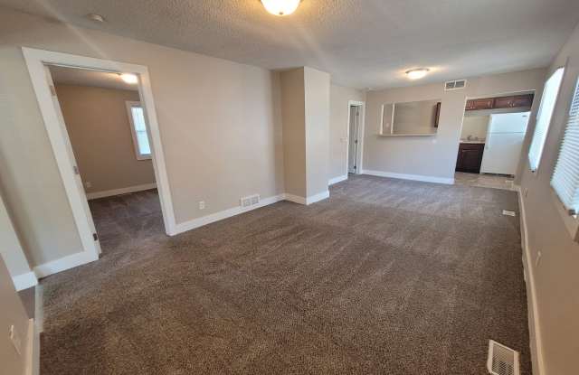 2 Bedroom, 2 Bathroom Home with large garage! photos photos