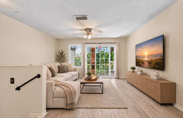 8884 WHITE SAGE Loop Gallery 3