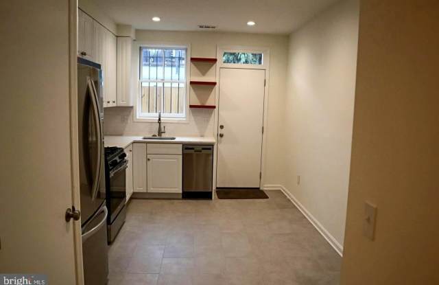 627 ACKER NE Gallery 2