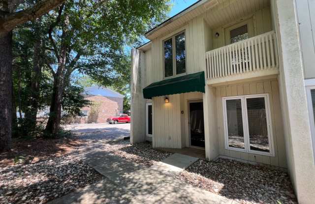 Myrtle Beach - 1 Bedroom / 1 Bath Loft Style Townhome - 402 75th Avenue North, Myrtle Beach, SC 29572