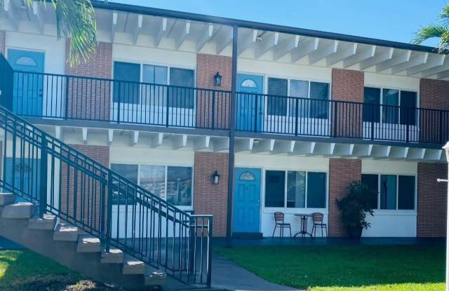 124 YACHT CLUB Drive Gallery 1