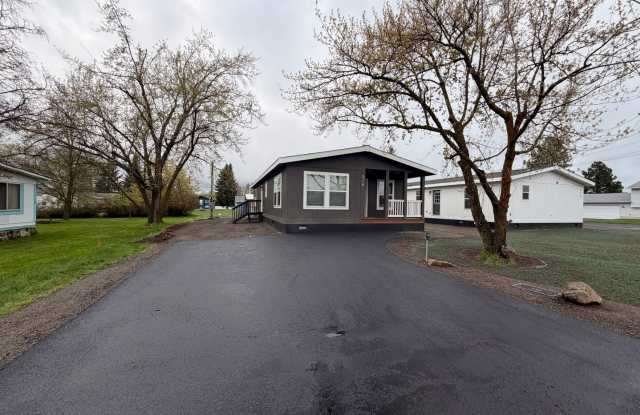 Stunning 3 Bed, 2 Bath Home in Medical Lake! photos photos