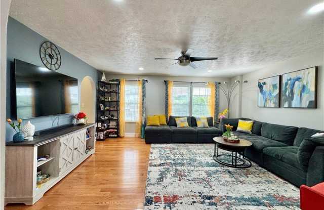 233 Grace Manor Dr Gallery 4